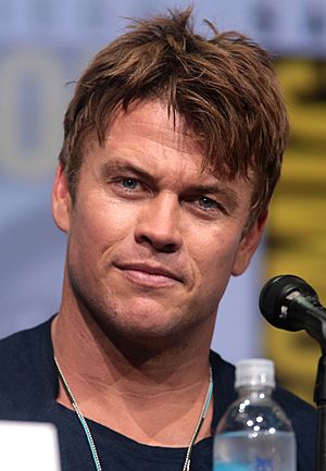 Luke Hemsworth by Gage Skidmore.jpg