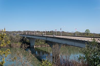 Veterans Memorial Bridge 01.jpg