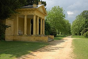 Western Lake Pavilion, Stowe - geograph.org.uk - 835336