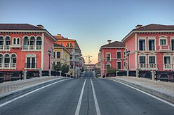 Bridge in Qanat Quartier