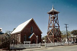 Church of Christ, Charters Towers (1996).jpg