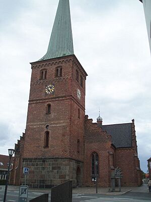 FynNyborgVorFrueKirke01