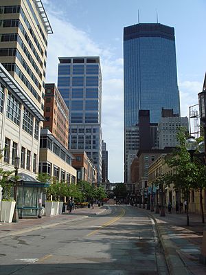 051907-004-NicolletMall