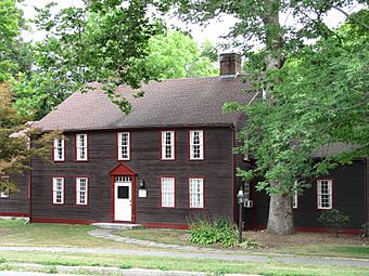 Dickinson Baggs Tavern, Amherst MA.jpg