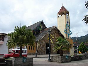 Iglesia Gomez Plata.jpg