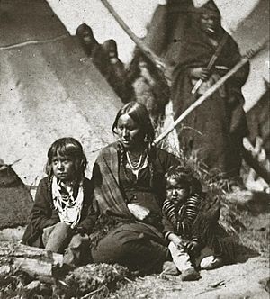 Little Crows wife and two children at Fort Snelling prison compound