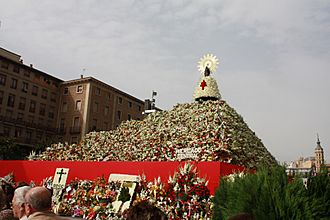 Ofrenda Floral a la Virgen del Pilar.jpg