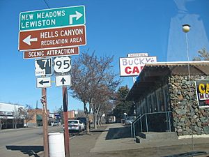 Road signs in Cambridge ID