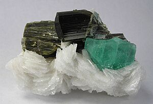 Albite-Fluorite-jmix08-19a