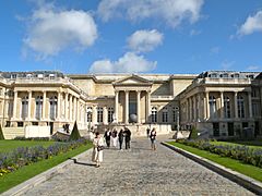 Cour d'honneur 3 Palais Bourbon