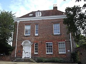 The Queen's House, Lyndhurst - geograph.org.uk - 2621118