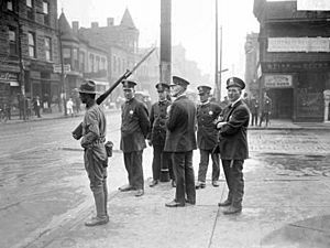 Chicago race riot, five policemen and one soldier