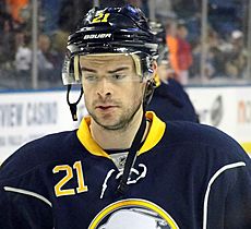 Drew Stafford Sabres 2012-02-19.JPG