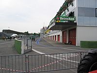 Imola-pitlane