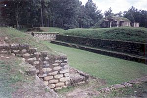 Iximche4