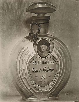 Marcel Duchamp (Rrose Selavy), Man Ray, 1920-21, Belle Haleine, Eau de Voilette