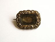 Brooch, mourning (AM 70980-3)