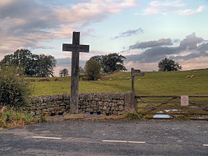 Cross at Heavenfield (geograph 3191606).jpg