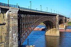 Eads Bridge from Laclede's Landing, Sep 2012