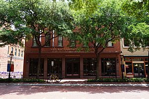 Fort Worth June 2016 42 (Sid Richardson Museum).jpg