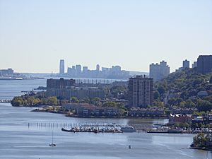 Hudson WaterfrontFtLee2JerseyC.JPG