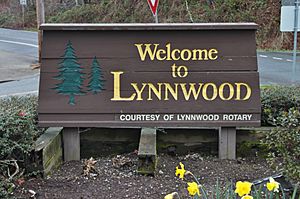 Lynnwood, WA welcome sign.jpg