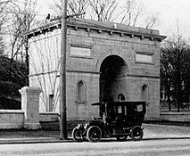 Seaman-Drake Arch in 1910 crop