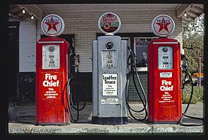 Texaco gas pumps, Milford, Illinois (LOC)