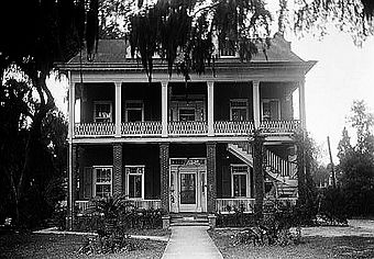 Toledano-Philbrick-Tullis House (Biloxi, MS).jpg