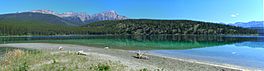 1 panorama lake patricia 2006 alberta.jpg