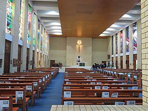 Cairns Cathedral, Interior