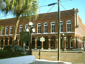 El Pasaje Ybor