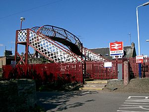 Golf Street railway station