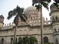 Maqbara with palm trees.JPG