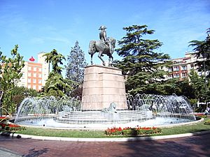 View of Paseo del Príncipe de Vergara (El Espolón) in Logroño.jpg