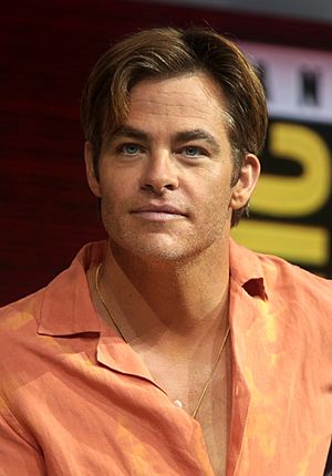 Chris Pine (43043463084) (cropped).jpg