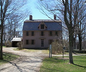 Old Manse from afar.jpg