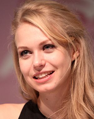 Penelope Mitchell (8609506450) (cropped).jpg