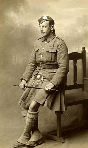 Unidentified British soldier… (10306058923)