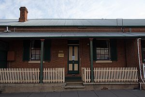 194 Howick Street, Bathurst 1.jpg