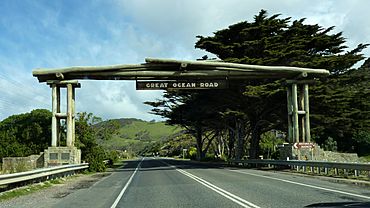 2009-0825-GreatOceanRoadsign.jpg