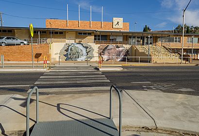 Broken Hill Railway Station (10218775433).jpg