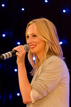 Candice Accola (9095215189)