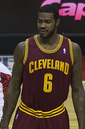 Earl Clark Cavs.jpg