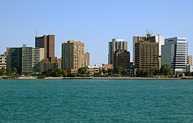  Skyline of Windsor seen from Detroit