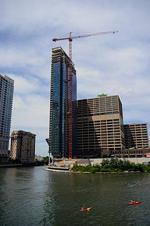 2015-08-04 4904x7356 chicago wolf point west tower