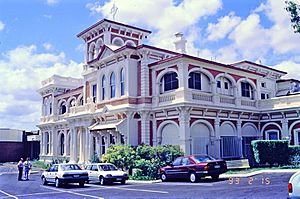 Kenmore House, Mater Misericordiae Hospital (1993)