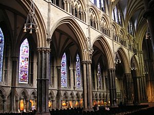 Lincoln cathedral 11 Nave arcade