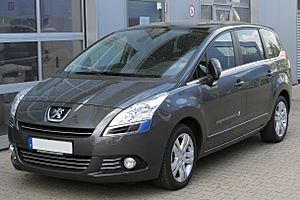 Peugeot 5008 front-1 20100501