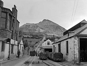 Quarry at Trefor (13213902113)